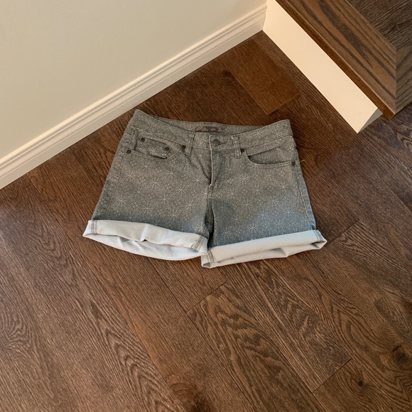 Prana Geometric Mosiac shorts size 4/27 - Picture 3 of 5
